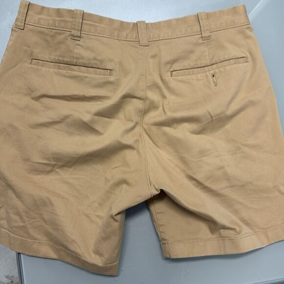 J Crew Men’s Khaki Shorts - Size 33 - Worn Once - 7” Inseam Pockets - Picture 4 of 4